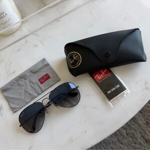 Ray-Ban RB3025 Aviator Polarized Gradient Sunglasses Gunmetal Blue/Grey w/ Case
